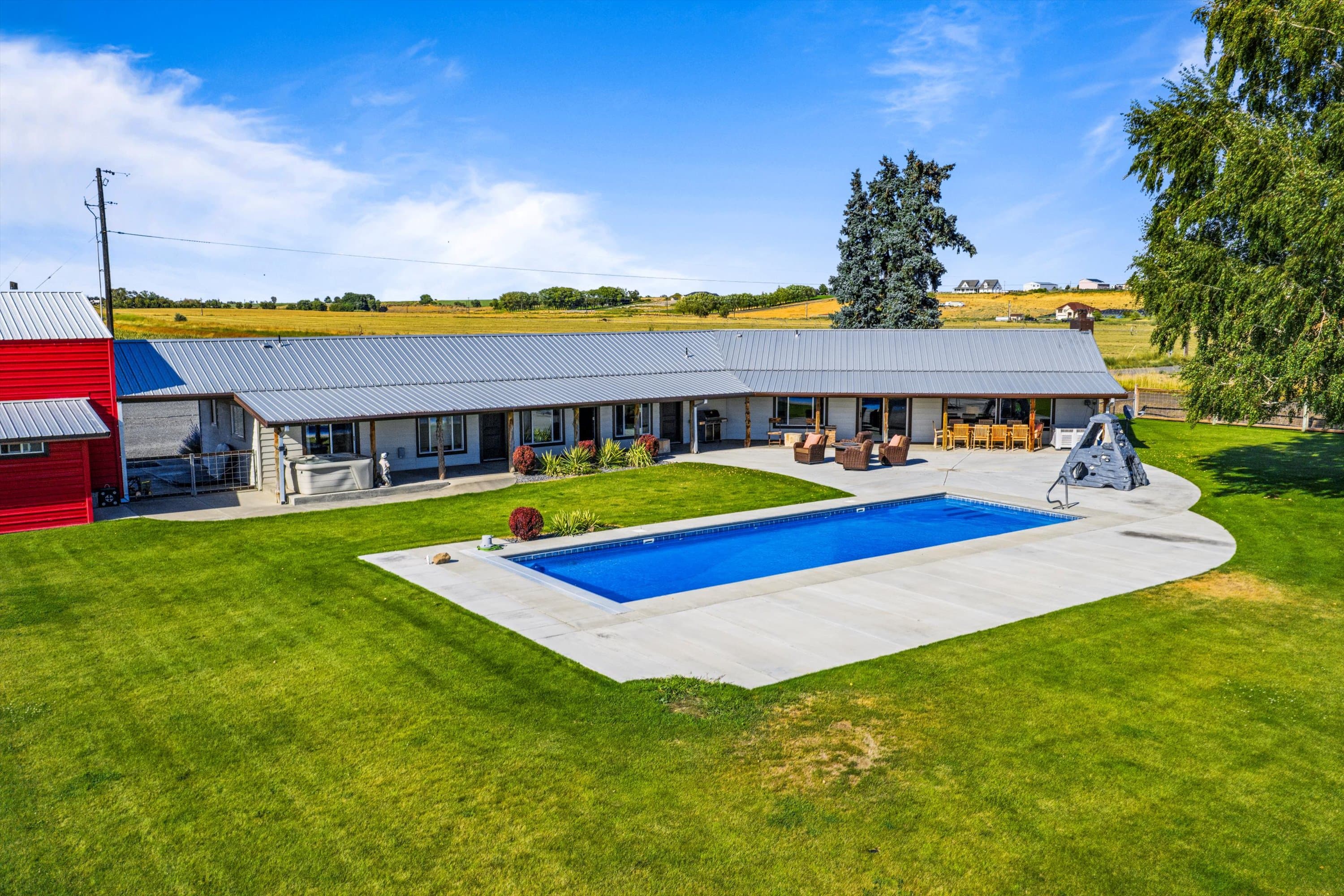 8708 Road K Northeast - Moses Lake, WA